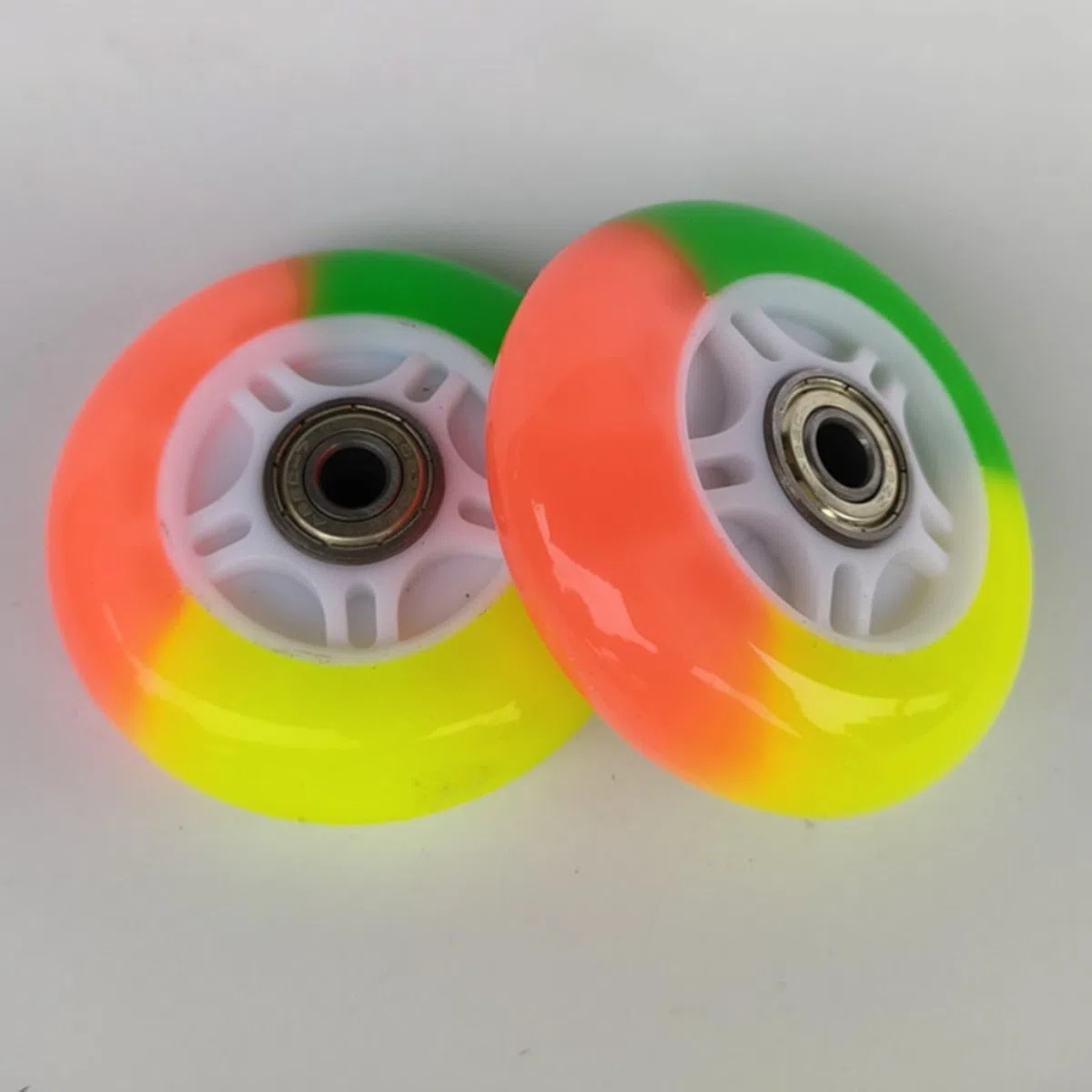 FACAIIO Ruedas de repuesto Waveboard, neumáticos flash con cubos de metal para la mayoría de patinetas (color colorido)