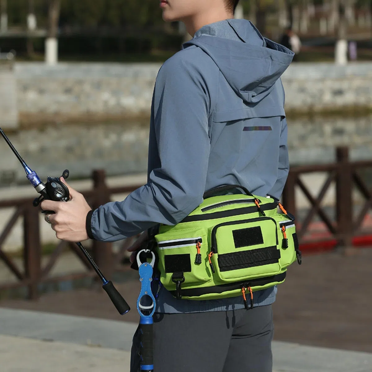 Tnfeeon Bolsa de Pesca con Cabestrillo de Tela Oxford, Riñonera para Aparejos, 36x15x19cm, Organizador Expandible de Múltiples Compartimentos con Ganchos Externos para Hombres, Pesca, Ciclismo,