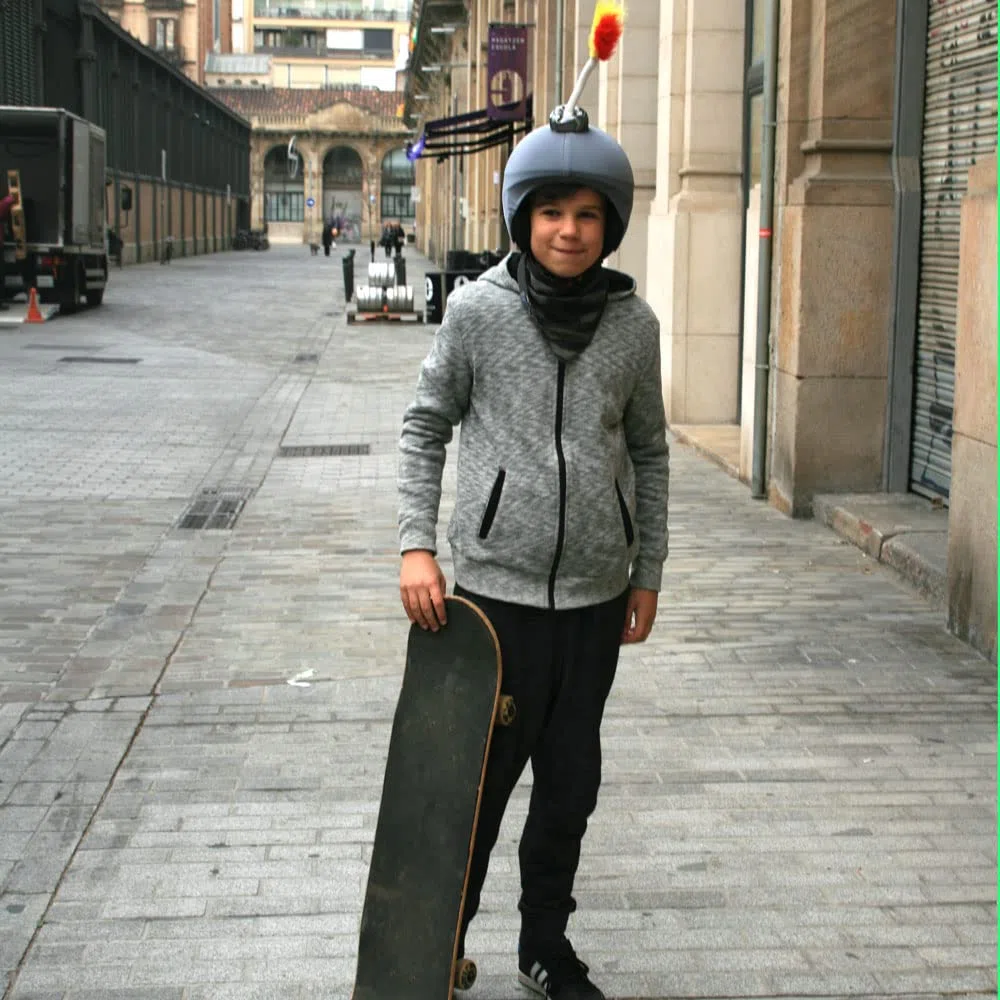 COOLCASC Funda para Casco Showtime - Compatible con Casco de Bici, Esquí y Skate - Niños y Adultos - Talla Única - Diseño Divertido