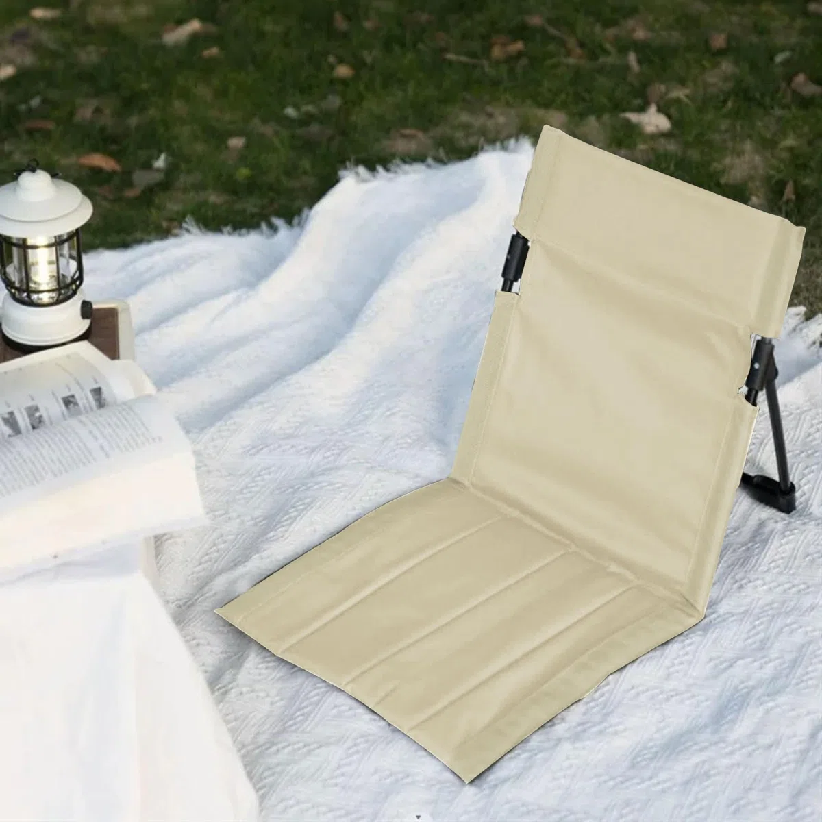 Tumbona Plegable, Ligero y Plegable Tumbona Playa con Respaldo, Hamaca Playa Ideal para Camping, Actividades al Aire Libre, Playa y Viajes (Blanco-Corto)