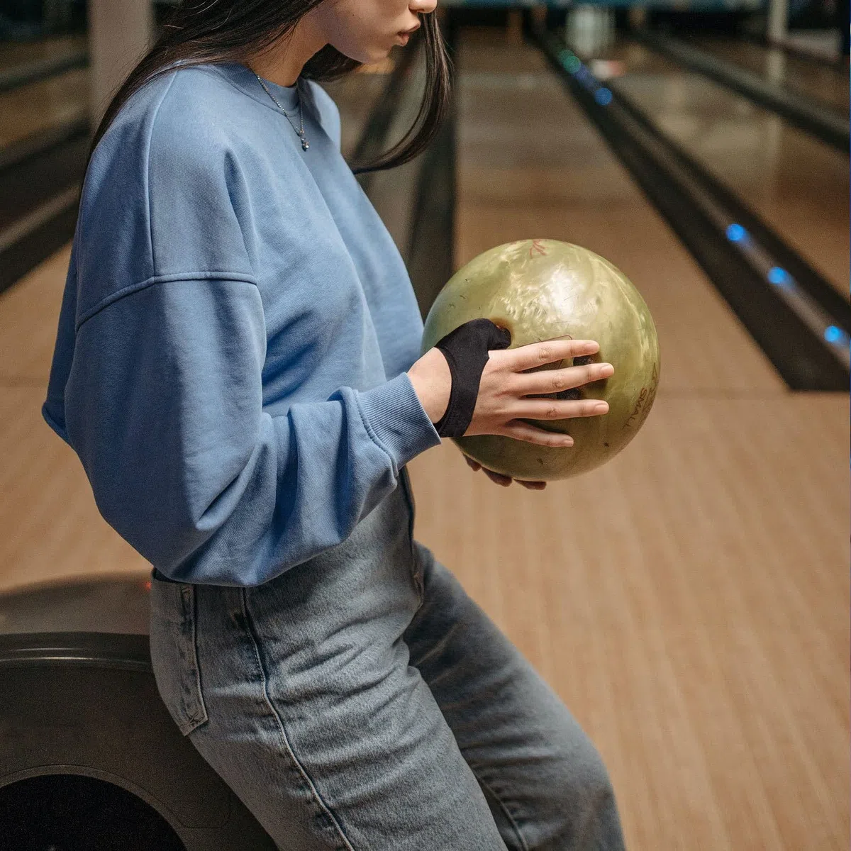 Guante para el pulgar para bolos, protector de pulgar ajustable para bolos, derecha/izquierda, guantes de bolos compactos y ligeros para hombres y mujeres, para deportes de bolos