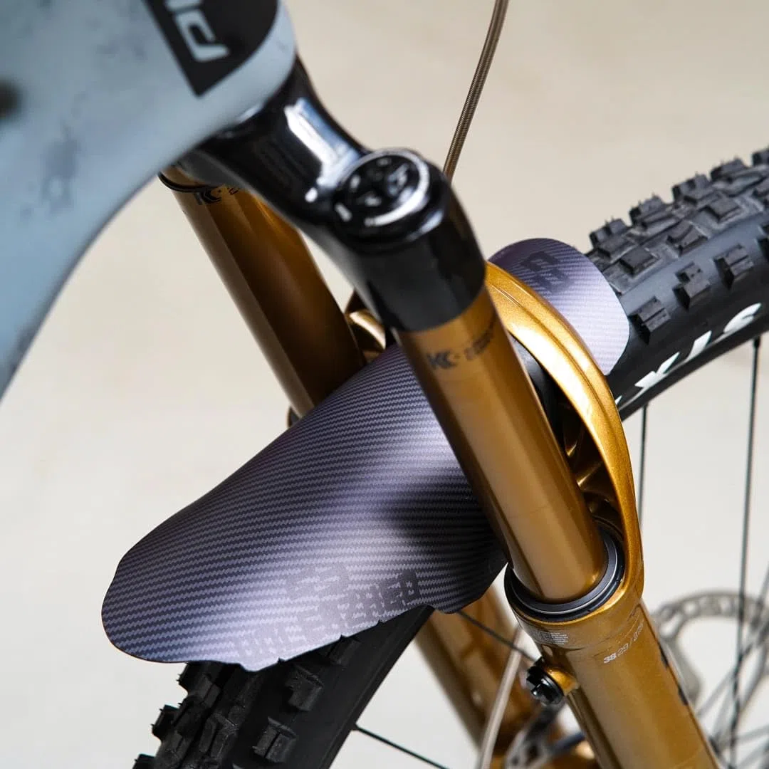 Unleazhed Guardabarros atornillable | M01 Bolt On Mudguard | Para Fox 34*,36*,38 | Rockshox Zeb, Domain, Lyrik, Pike (consultar descripción) | Fabricado en Alemania