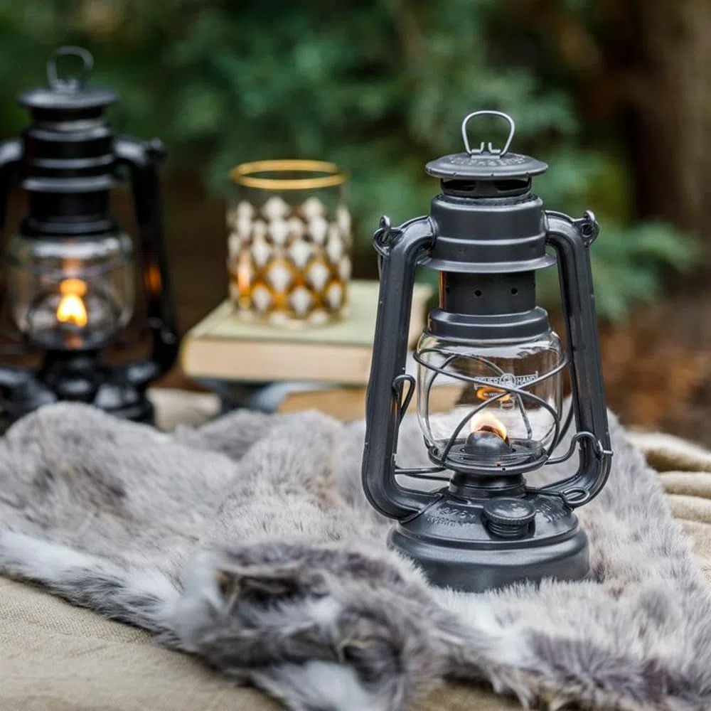 Feuerhand 276 - Farol de aceite para huracanes para exteriores, fabricado en Alemania desde 1893, lámpara de parafina con acero galvanizado, queroseno resistente al óxido, tanque de 300 ml, combustión