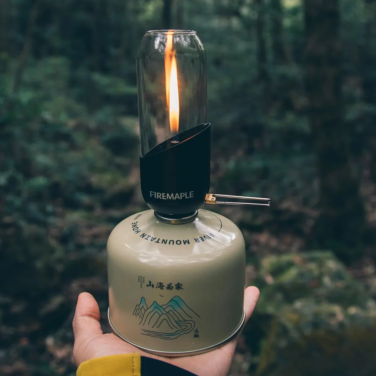 Fire-Maple Linterna Portátil de Gas para Camping Acero y Aluminio Combustible de Propano Isobutano Iluminación Ajustable y Lámpara de Camping Equipo Esencial de Camping de Emergencia (Negro)