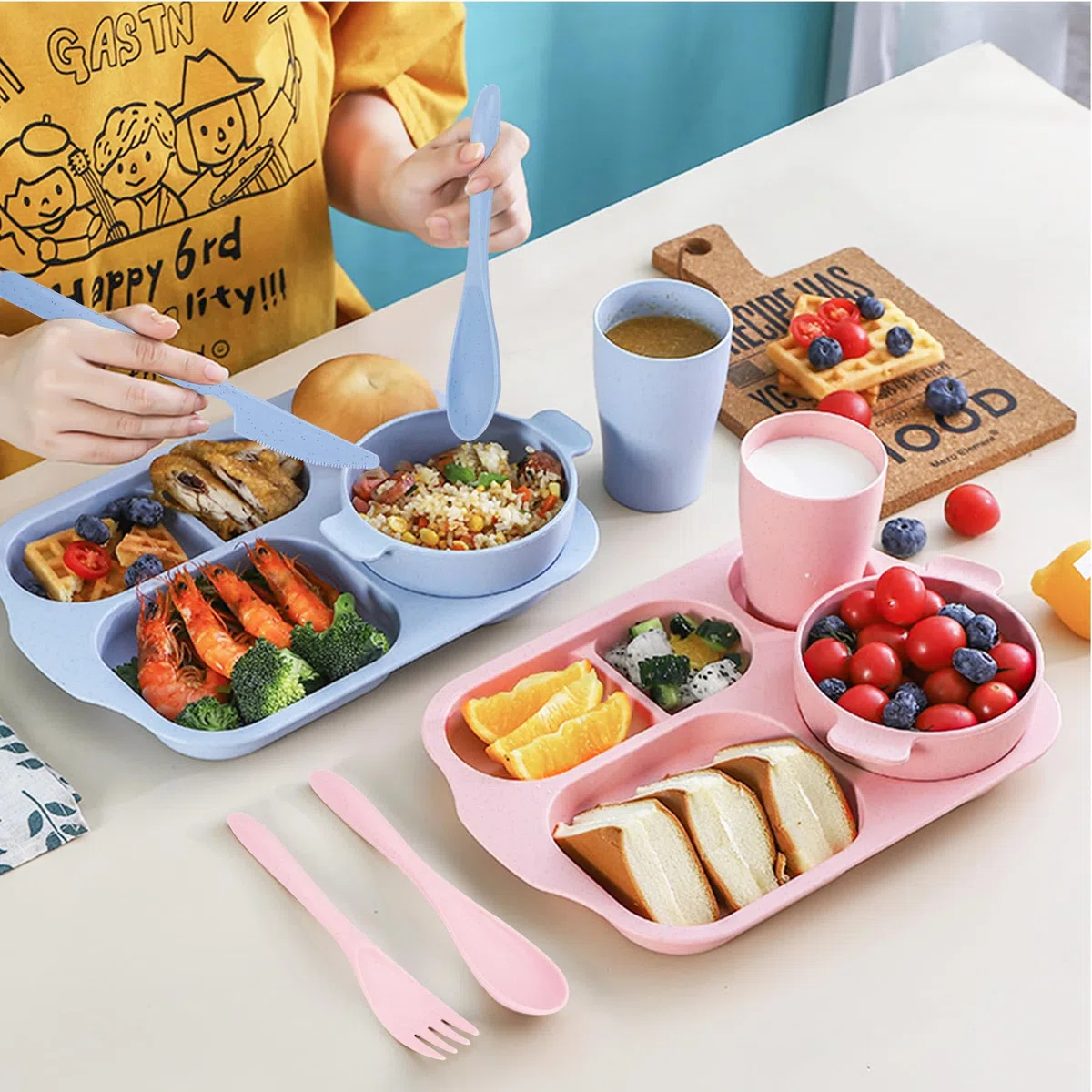 Juego de vajilla irrompible para 4 personas, juego de platos y cuencos divididos para niños, platos de plástico reutilizables, tazas, cuencos, juego de cubiertos para campamento, niños (color claro)