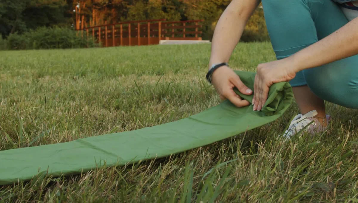 Colchoneta de Camping Autoinflable, Ultraligera, Verde, Inflado en 30 Segundos, con Bolsa de Transporte