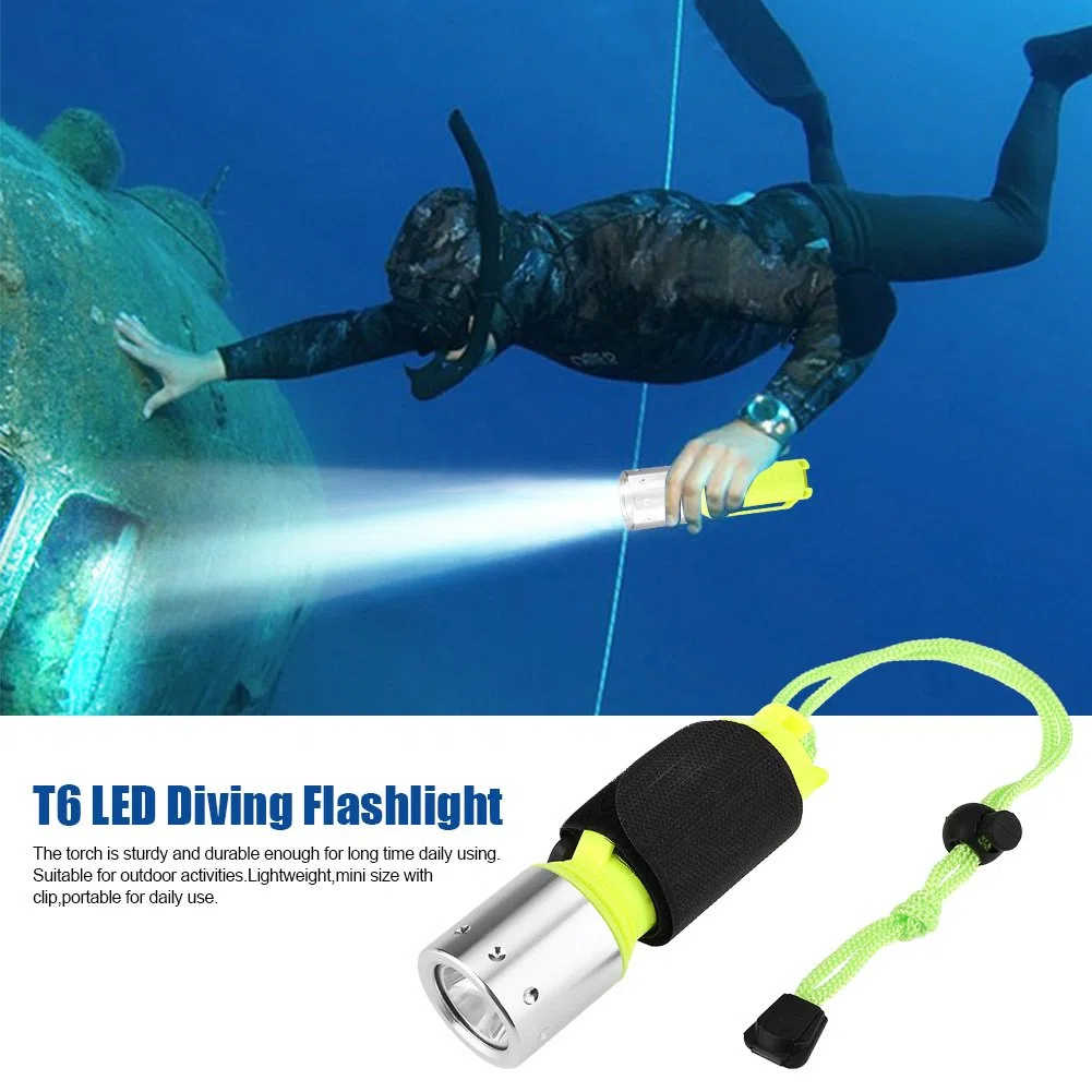 Linterna de mano, Luz de buceo portátil a prueba de agua 3 modos de engranaje Submarino brillante T6 Linterna de buceo Antorcha para Buceo Senderismo(no incluye batería)