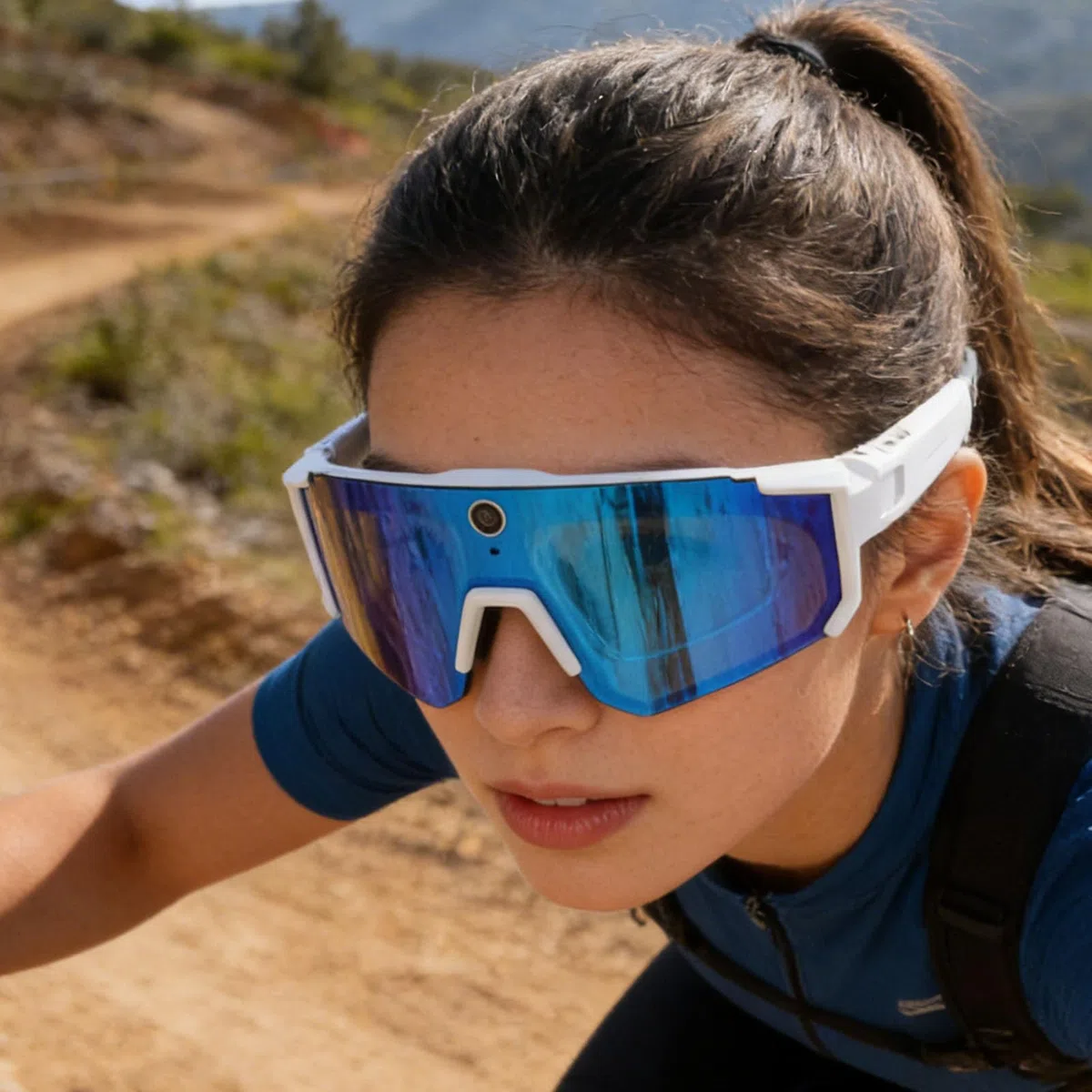 Tosuny Gafas Inteligentes 4K AI con Cámara, Gafas de Sol Bluetooth para Ciclismo, esquí y Deportes Al Aire Libre, Control de Voz, Cancelación de Ruido ENC, Estabilización de Imagen EIS, (Blanco Azul)