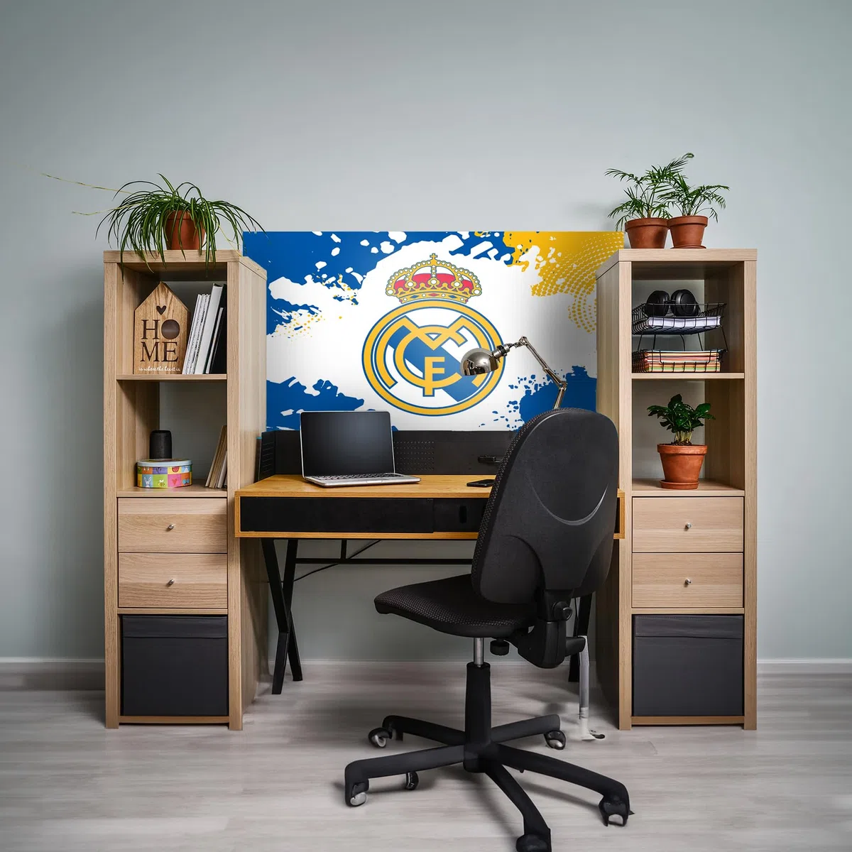 Adhesivo de pared de vinilo del Real Madrid – Grande (120 x 70 cm) – Escudo completo en salpicaduras de color