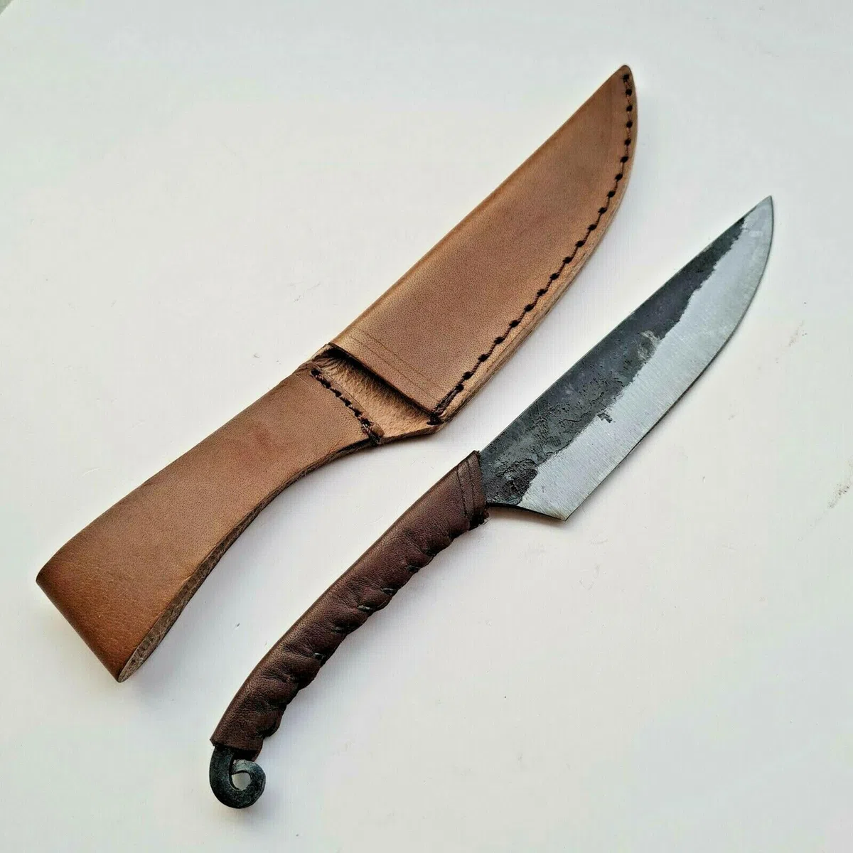 Cuchillo medieval | Cuchillo vikingo hecho a mano | Cuchillo celta para jardín y camping con funda de piel | LARP | HFK24
