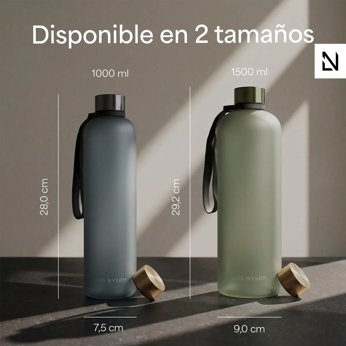 LARS NYSØM Botella de Agua 1,5l | Botella Agua | Cantimplora Deportiva Tritan Ultraligera a Prueba de Fugas, Apta para el Ácido Carbónico | 2 Tapas Incluidas (Brown - Gold, XL 1500ml)