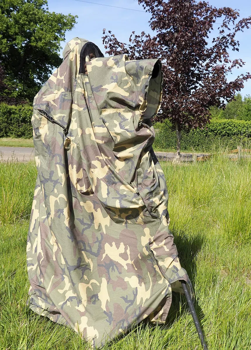 Escondite de camuflaje para observar la vida silvestre, fotografía ligera oculta en material de polialgodón de camuflaje con patrón de bosque.