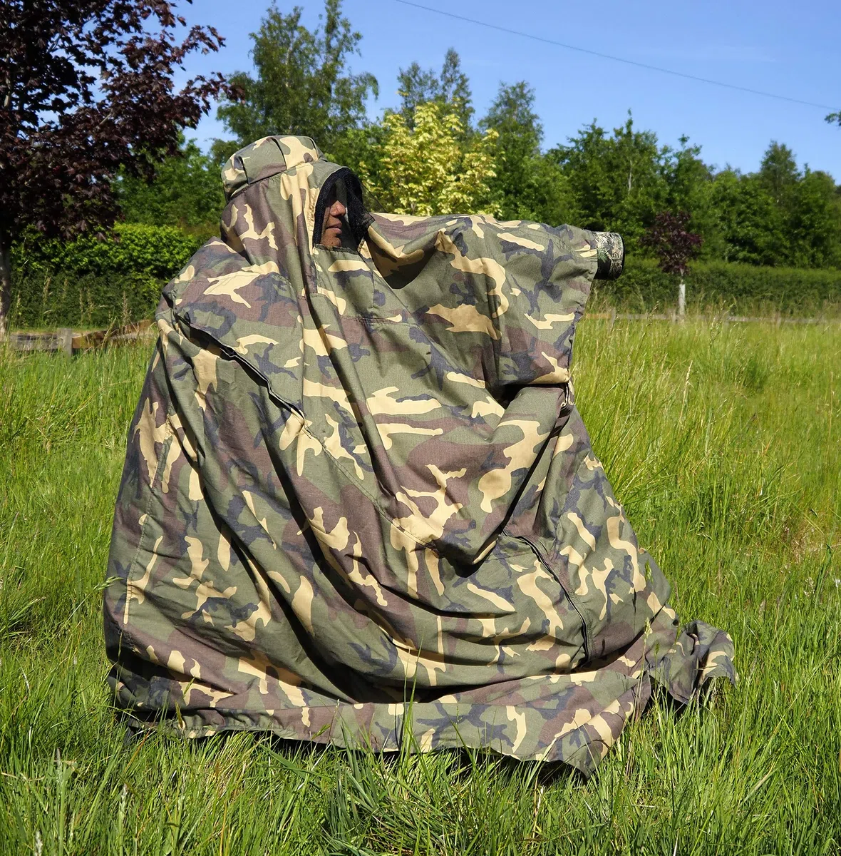 Escondite de camuflaje para observar la vida silvestre, fotografía ligera oculta en material de polialgodón de camuflaje con patrón de bosque.