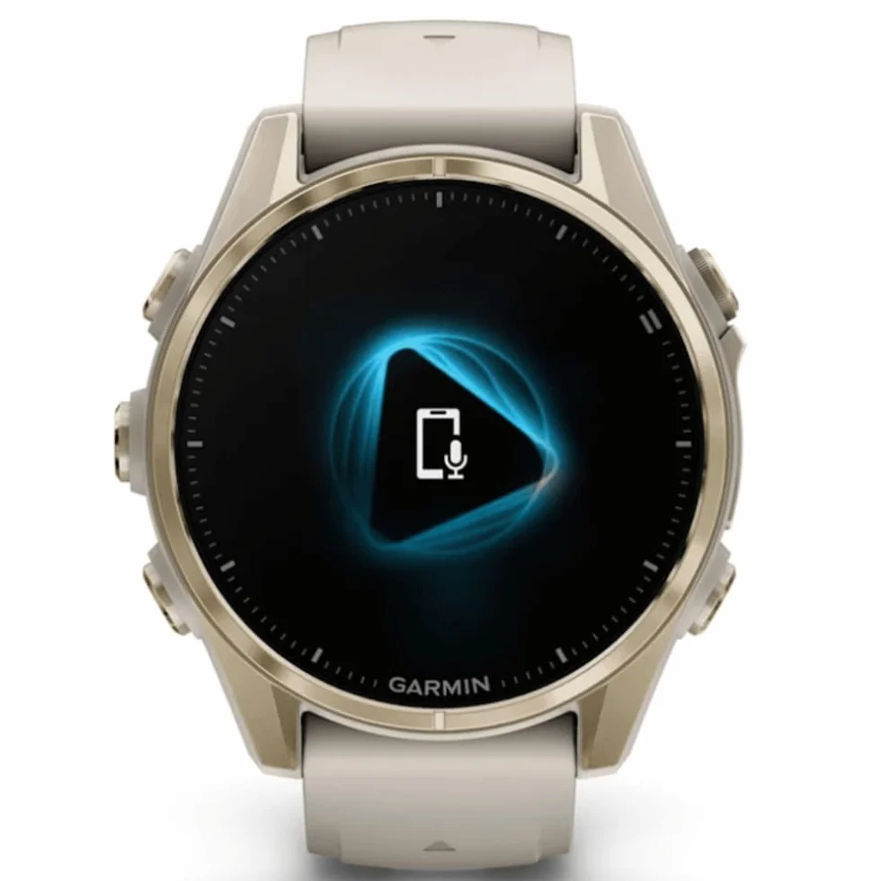 Garmin Fenix 8–43 mm, AMOLED, Saphir, weiches Gold mit Nebelgrau/Dunkelsandstein, Silikonband