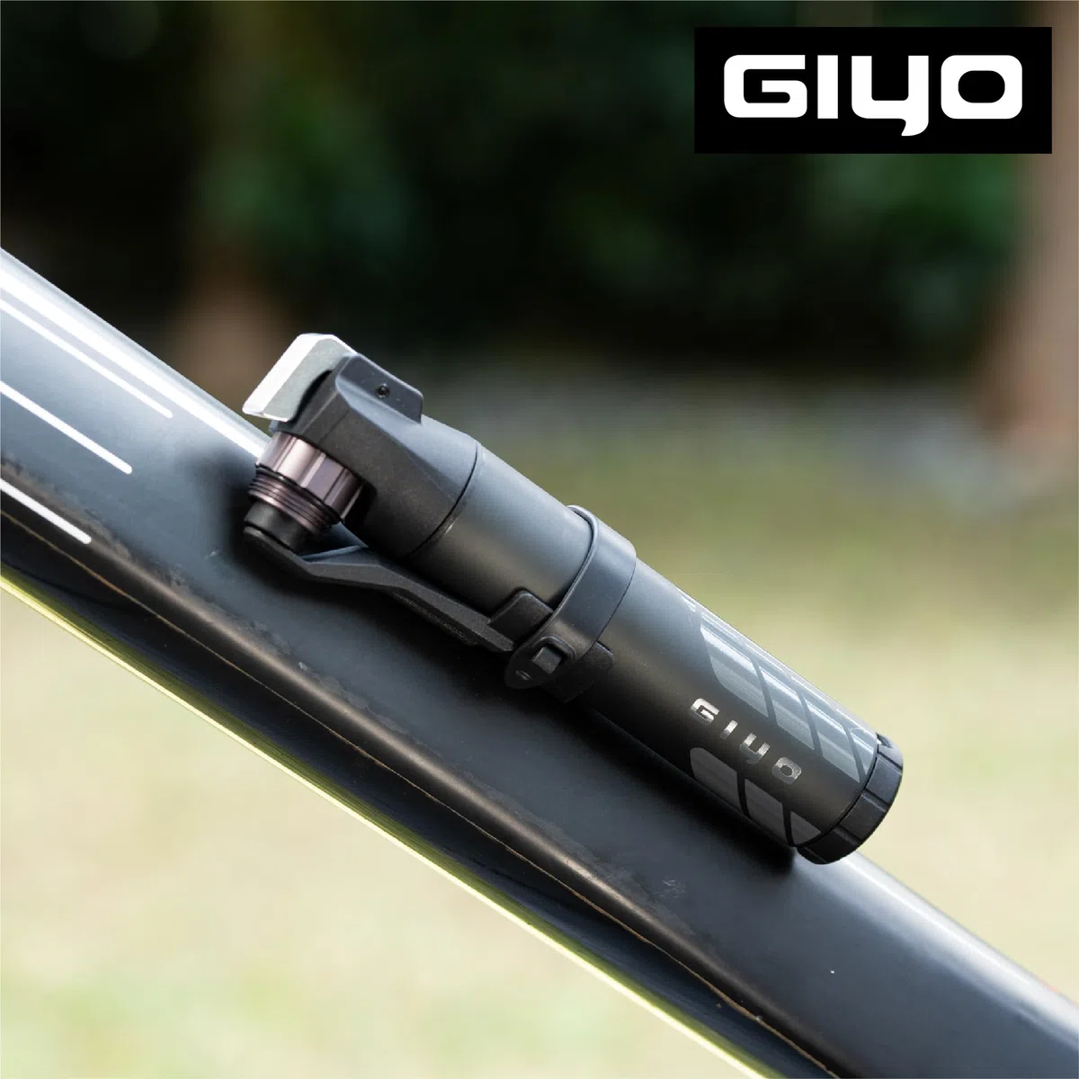 GIYO GM-45CT - Minibomba de bicicleta de 2 fases de alto volumen (80 cc) / bomba de aluminio de alta presión (7 bar) para bicicleta de montaña, válvula Clever Twin (Presta/Schrader/Dunlop), tamaño de