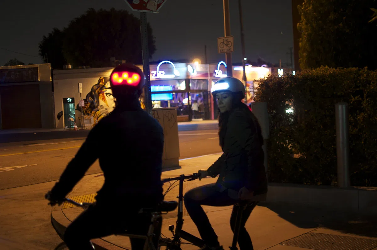 Torch T2 - Casco De Bicicleta Con Luces Integradas