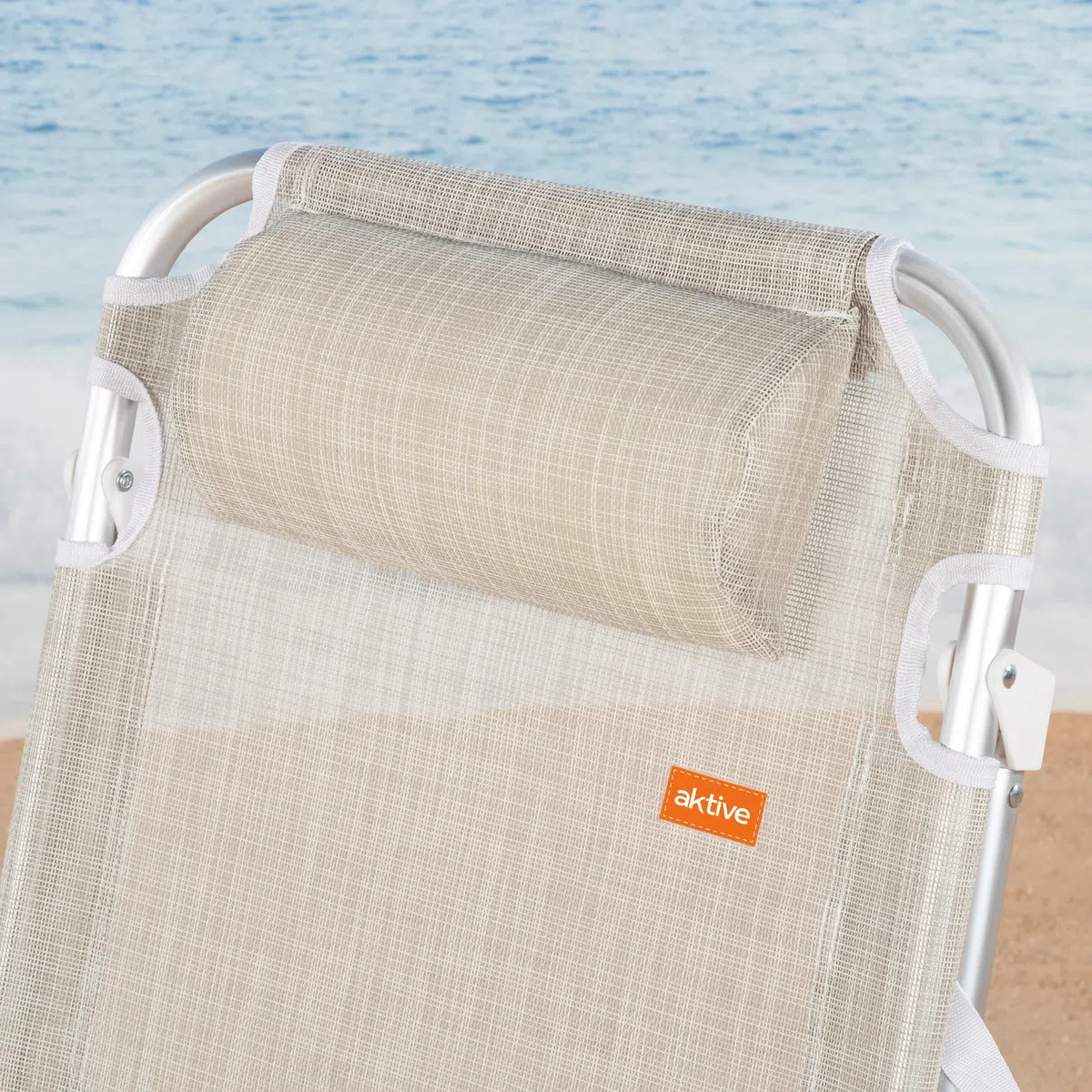 AKTIVE 62641 - Silla de Playa Plegable Antivuelco Crema, Reclinable 5 Posiciones, Resistente y Ligera con asa de Transporte y cojín, Peso máx. soportado 110Kg., Medidas 48x60x90cm, Sillas de Playa