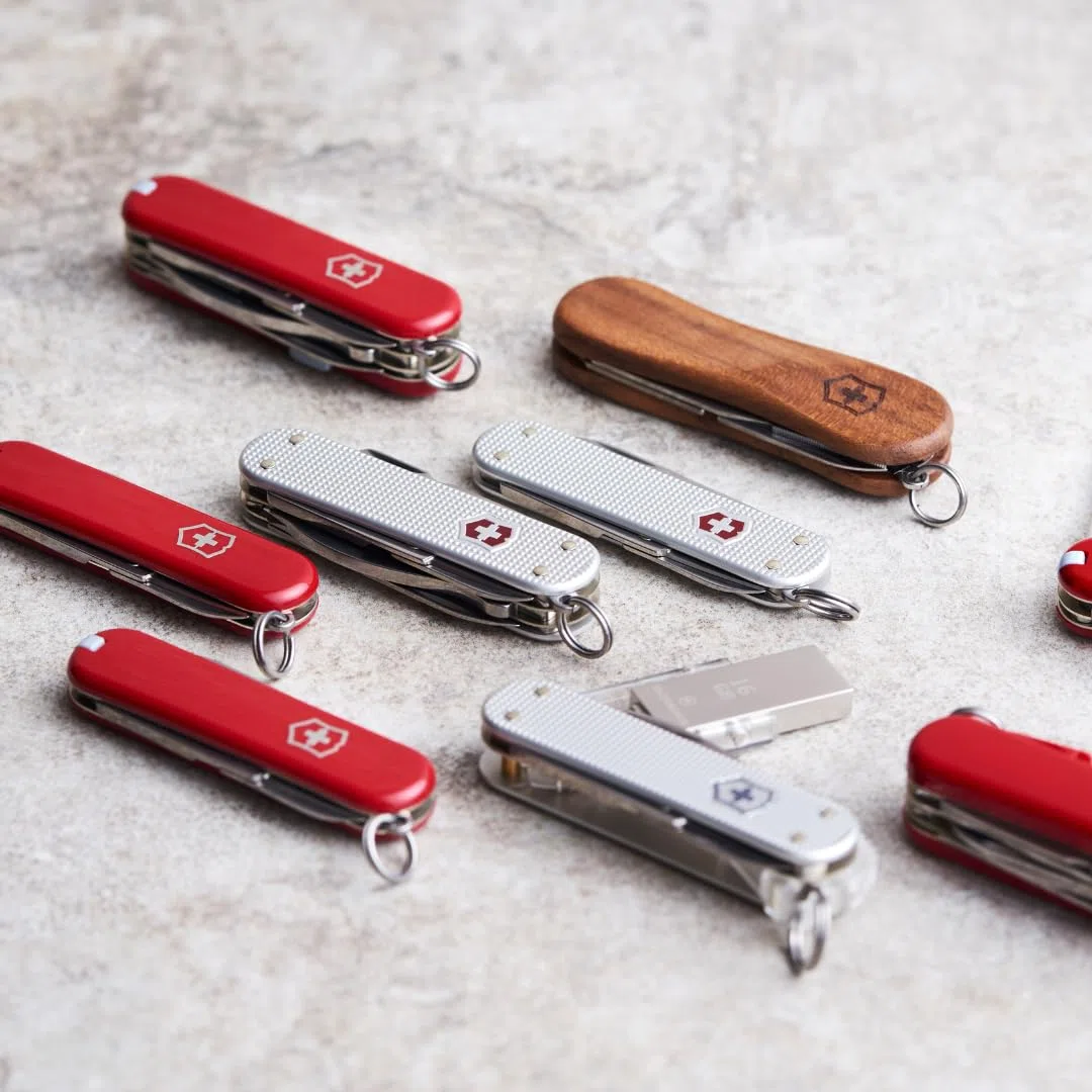 Victorinox Navaja suiza de bolsillo Swiss Army 1, Swiss Made, 1 función, acero inoxidable, color plata